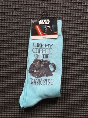 Star Wars Men’s Light Blue Novelty Socks with Dark Gray Darth Vader Coffee Mug